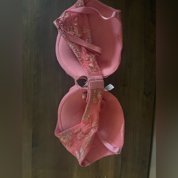 Vs pink bra - Picture 2 of 3